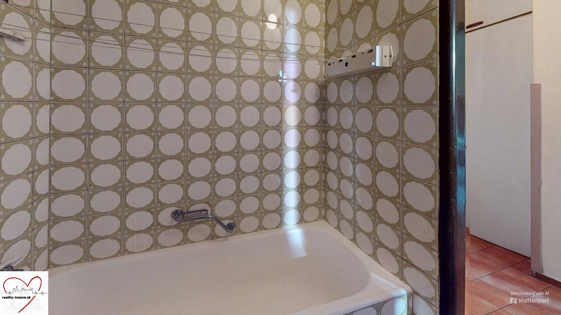RD-Hodzova-Trnava-Bathroom-Defurnished.jpg