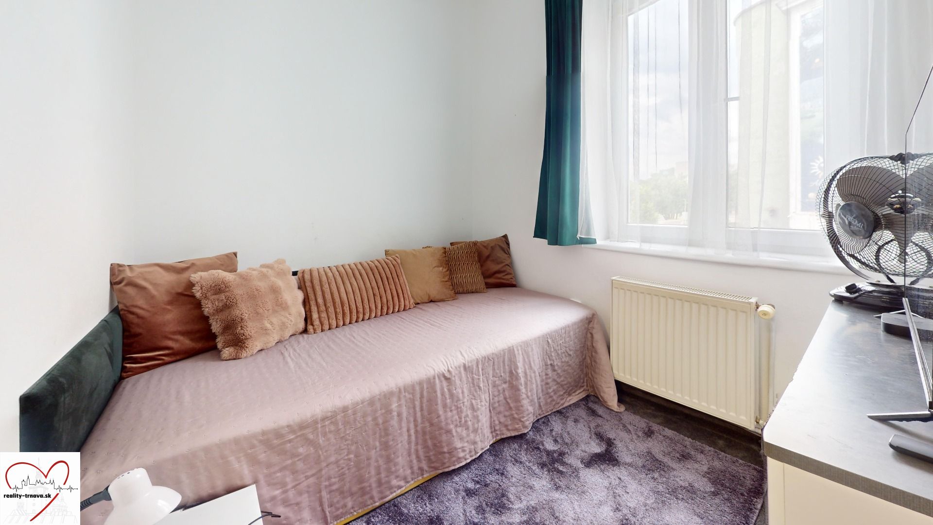 Zeleny-Kricek-3i-Byt-Bedroom 1.jpg