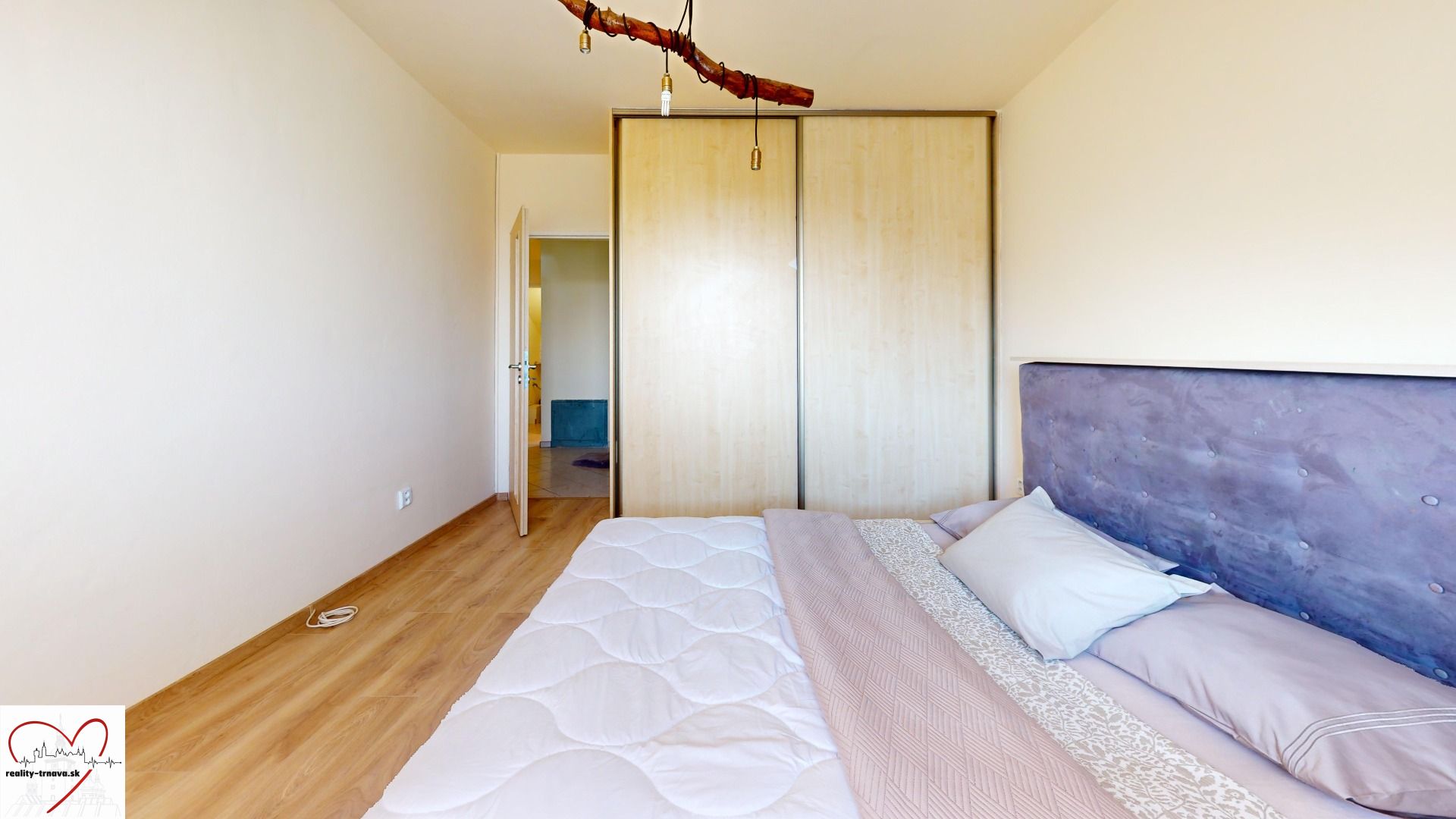 2i-Studentska-47-4poschodie-Bedroom 1.jpg