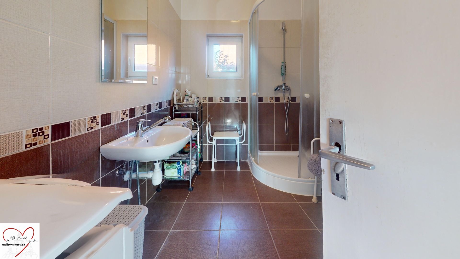 RD-Hrnciarovce-Rozny-Dom-Bathroom.jpg